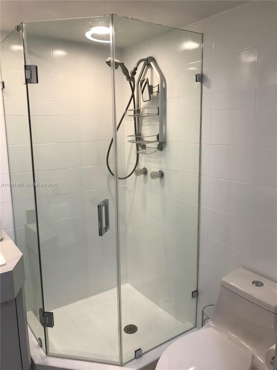 201 Crandon Blvd #120, Key Biscayne FL 33149