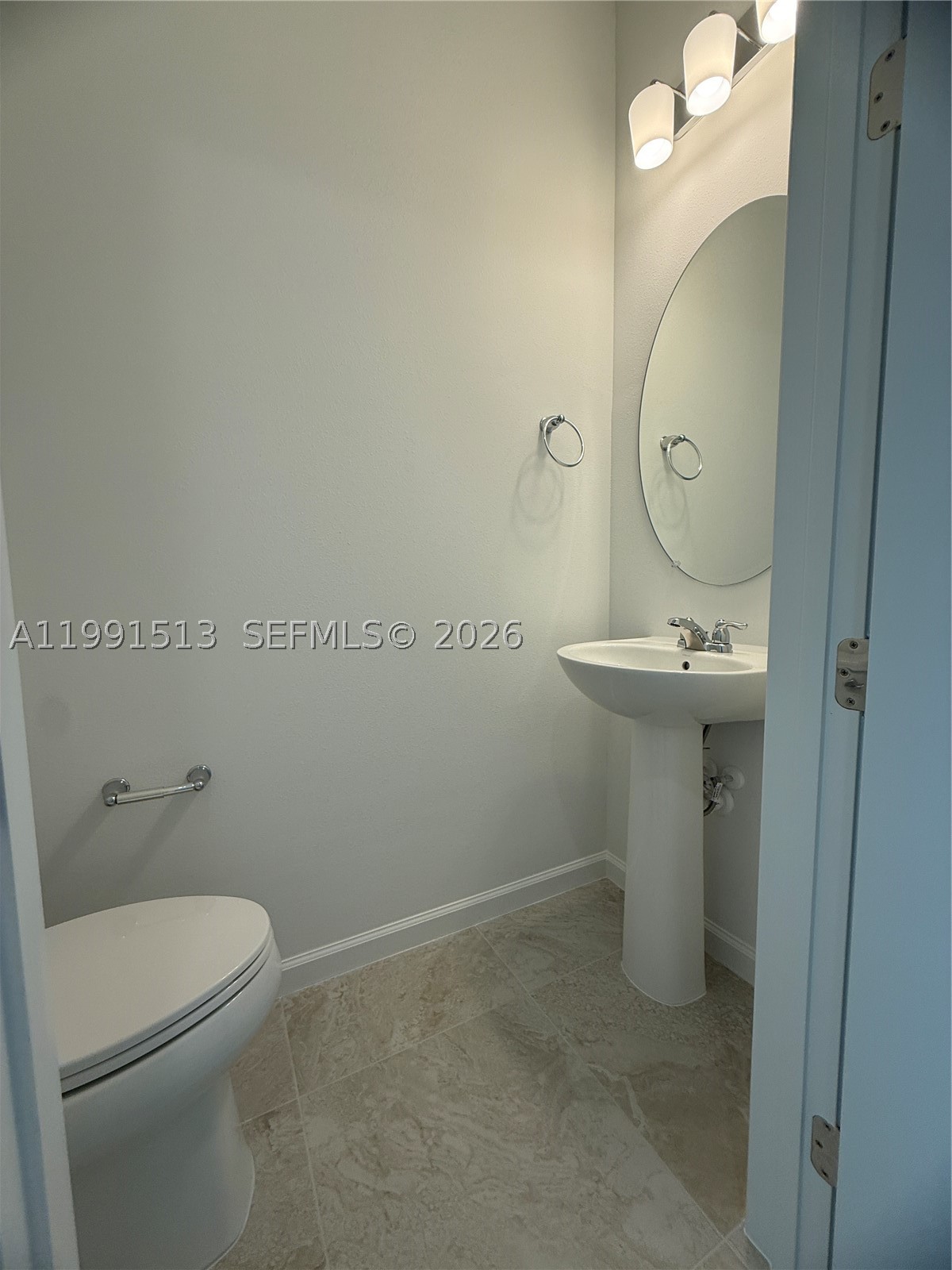 4286 Efendi Drive, Lantana FL 33462