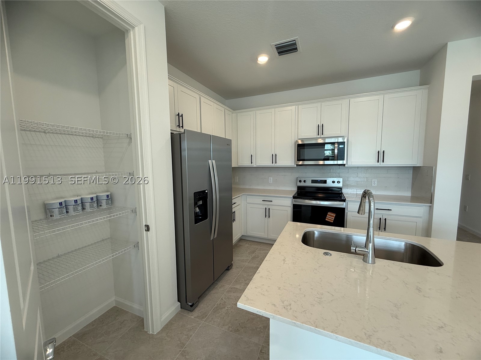 4286 Efendi Drive, Lantana FL 33462