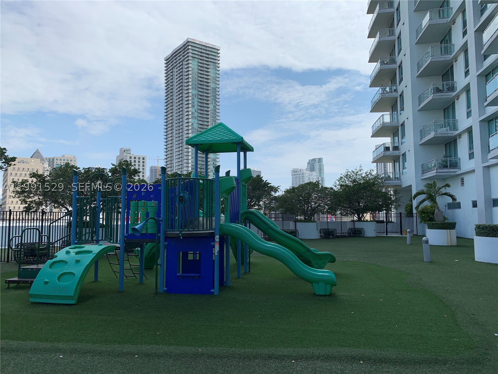 90 SW 3rd St #3610, Miami FL 33130