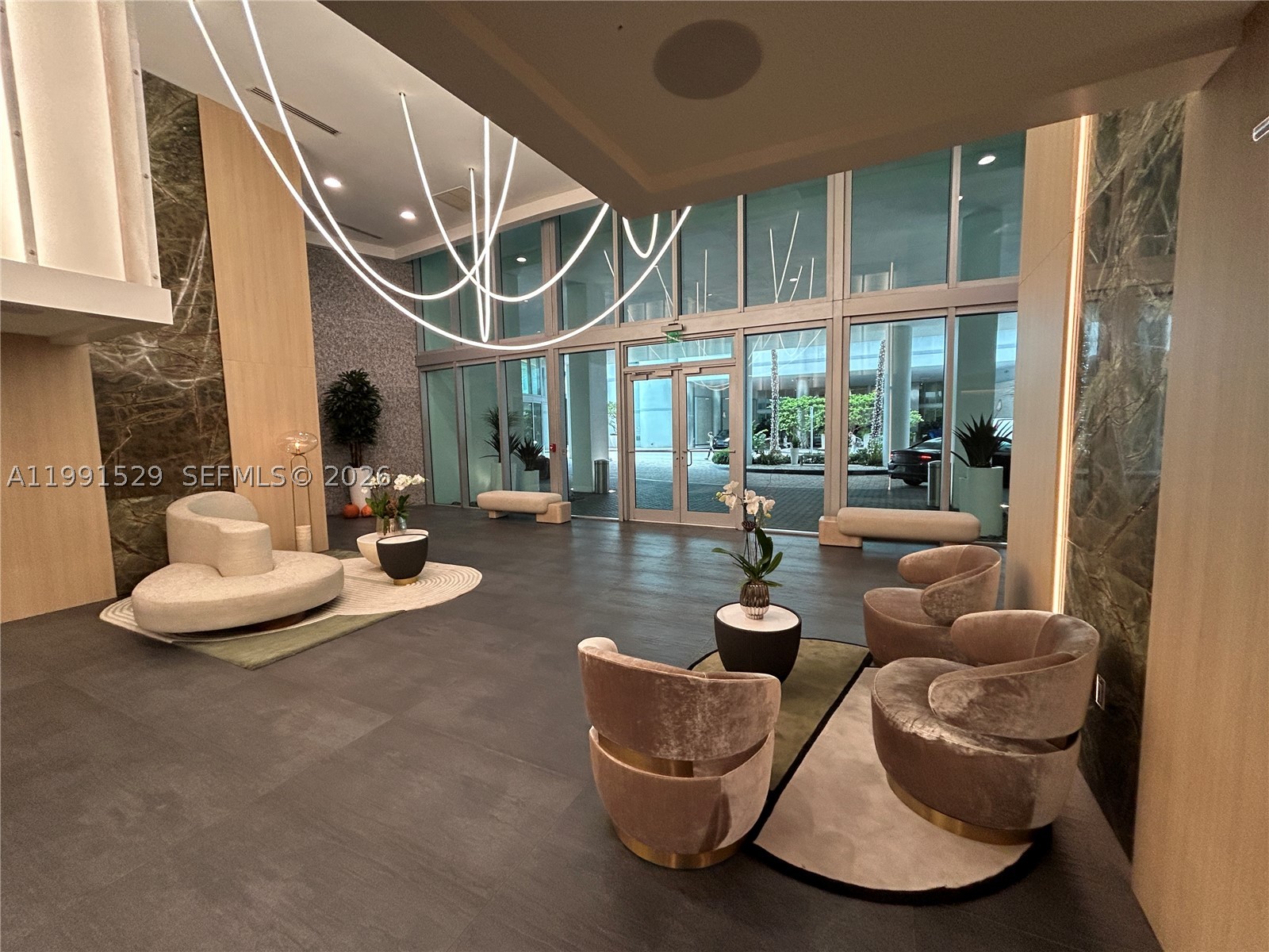 90 SW 3rd St #3610, Miami FL 33130