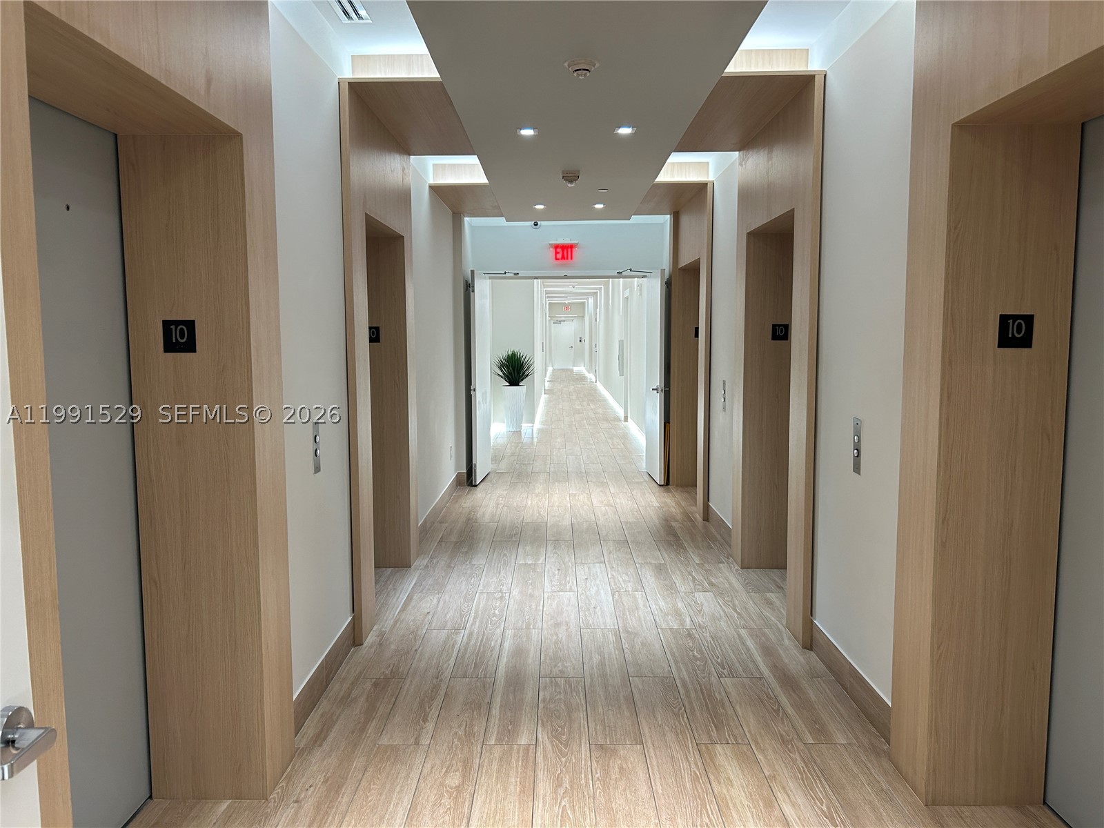 90 SW 3rd St #3610, Miami FL 33130