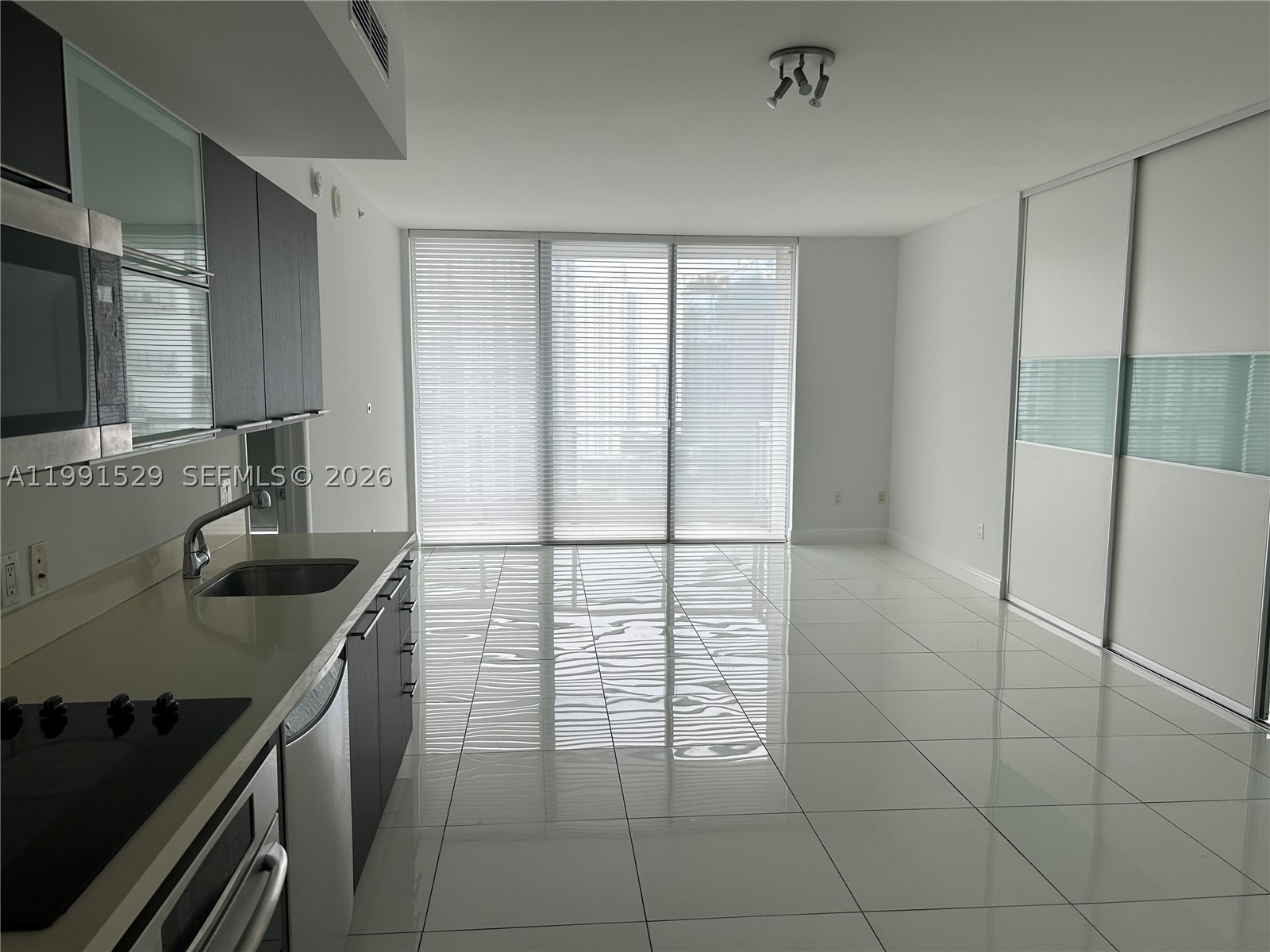 90 SW 3rd St #3610, Miami FL 33130