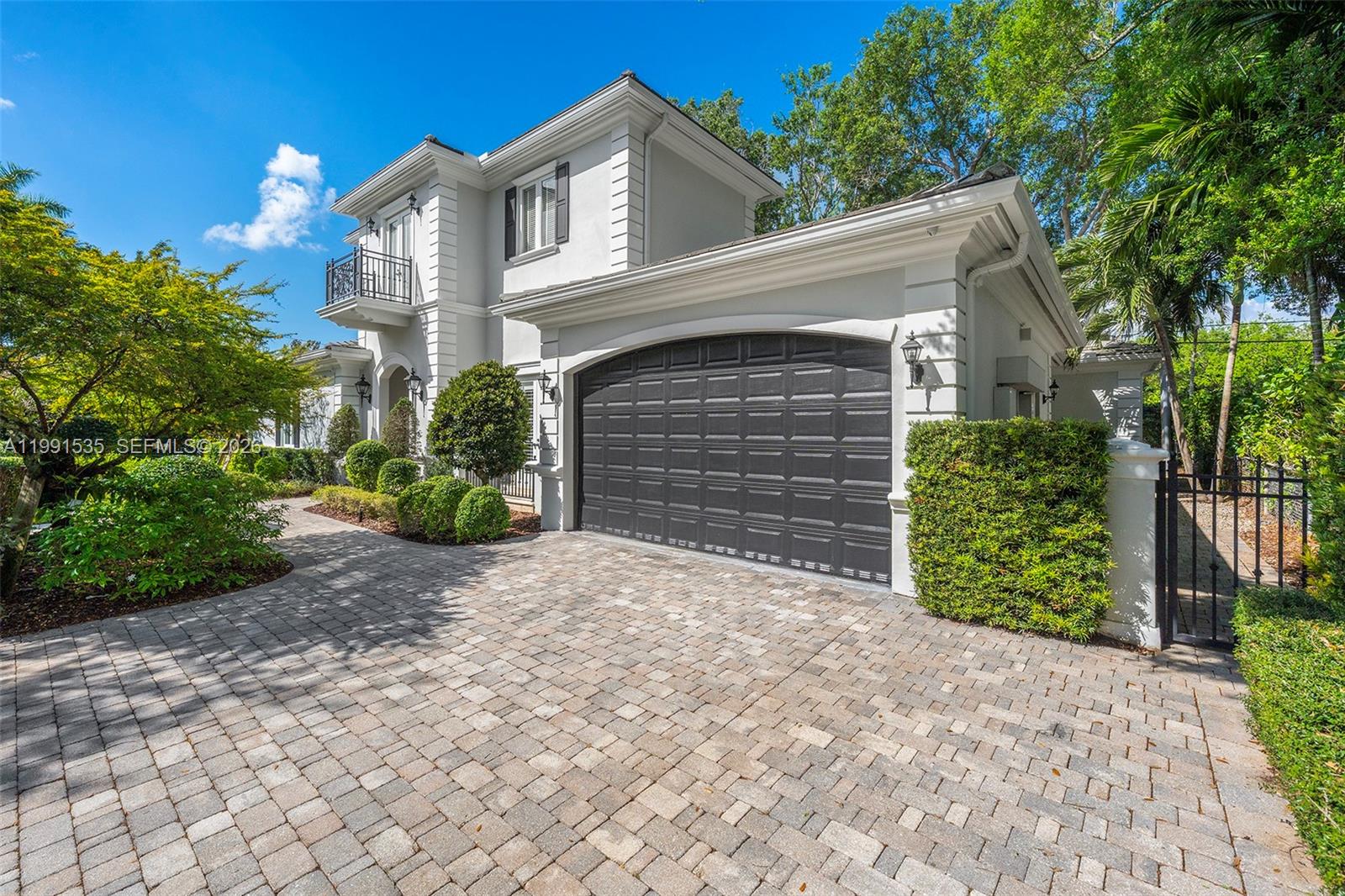 6900 Altamira St, Coral Gables FL 33146