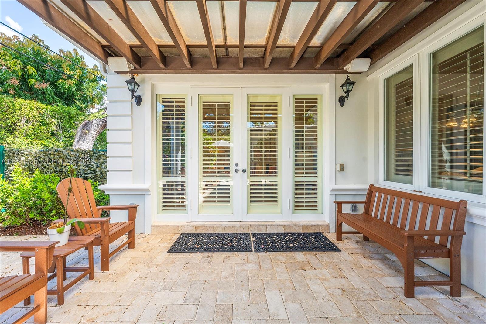 6900 Altamira St, Coral Gables FL 33146