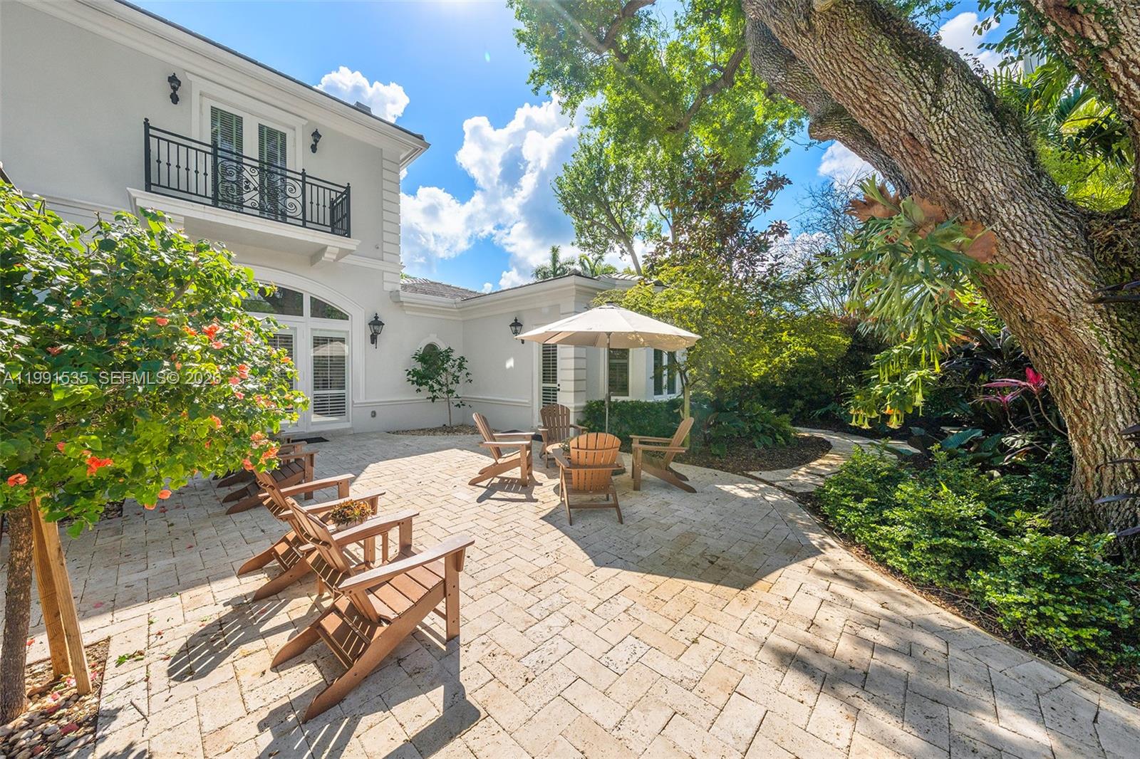 6900 Altamira St, Coral Gables FL 33146