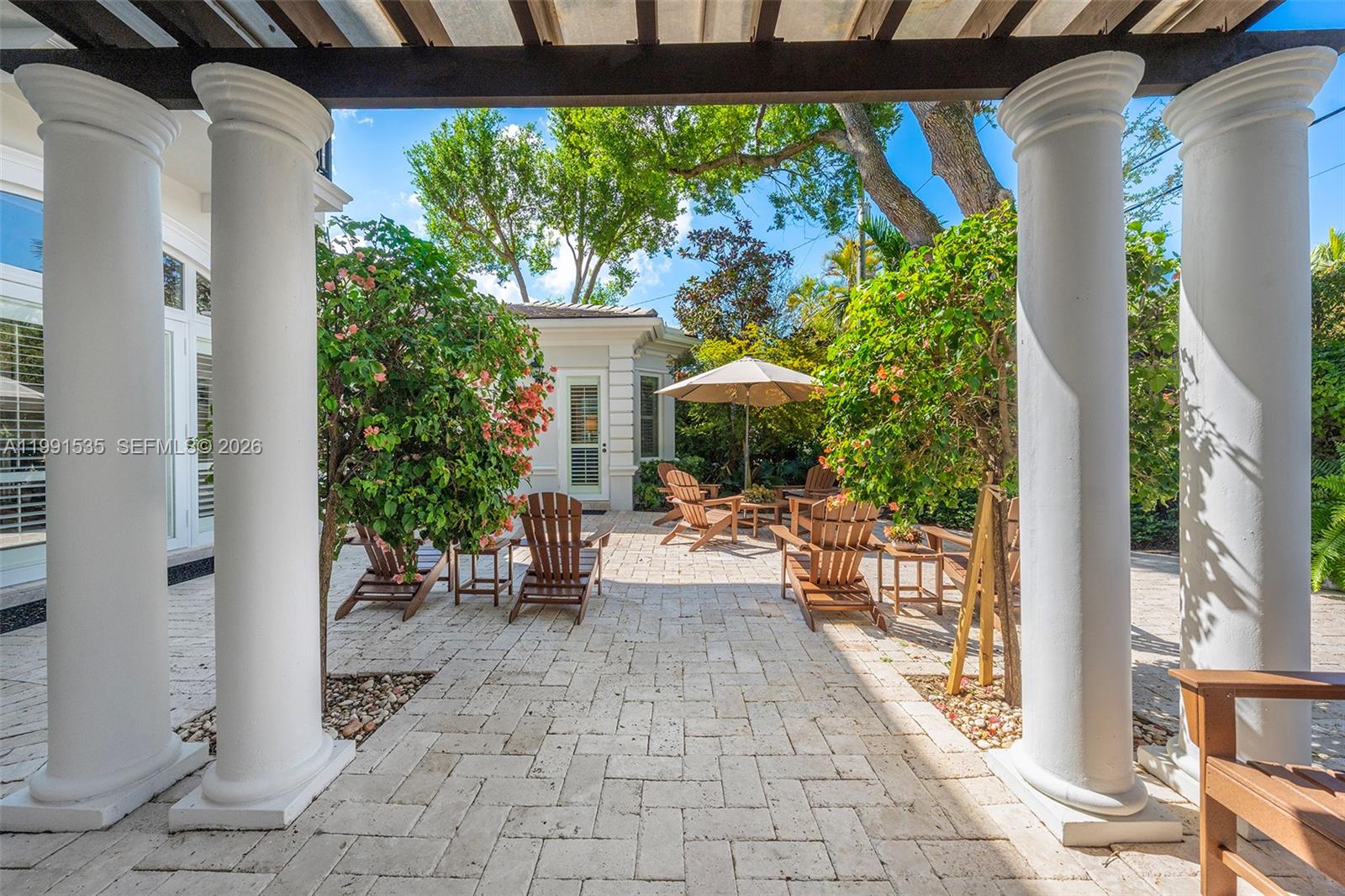 6900 Altamira St, Coral Gables FL 33146