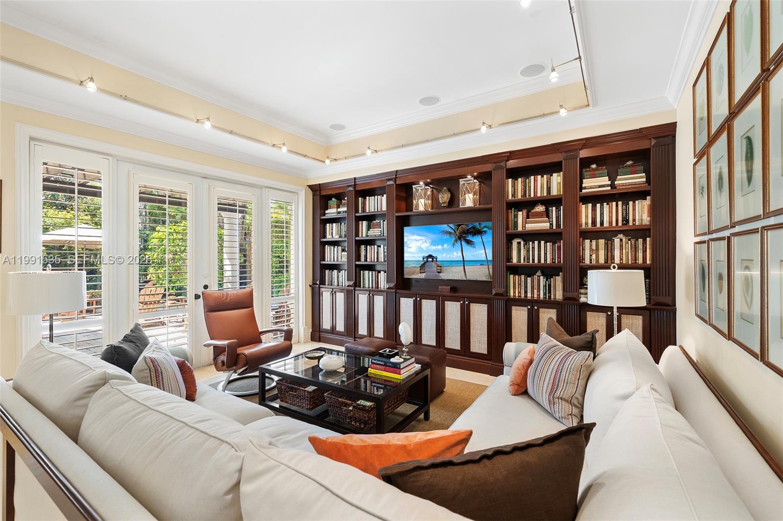 6900 Altamira St, Coral Gables FL 33146