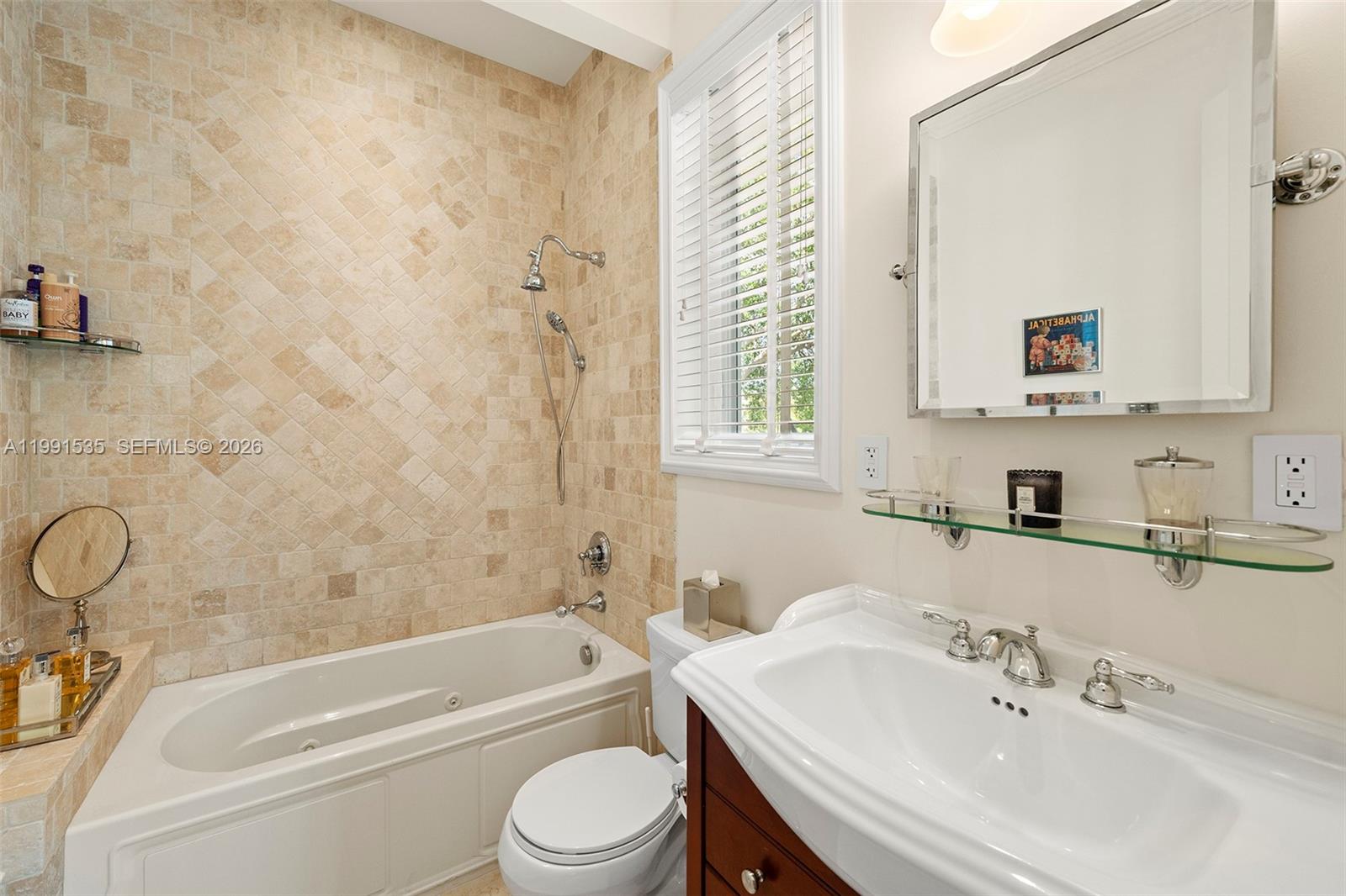 6900 Altamira St, Coral Gables FL 33146