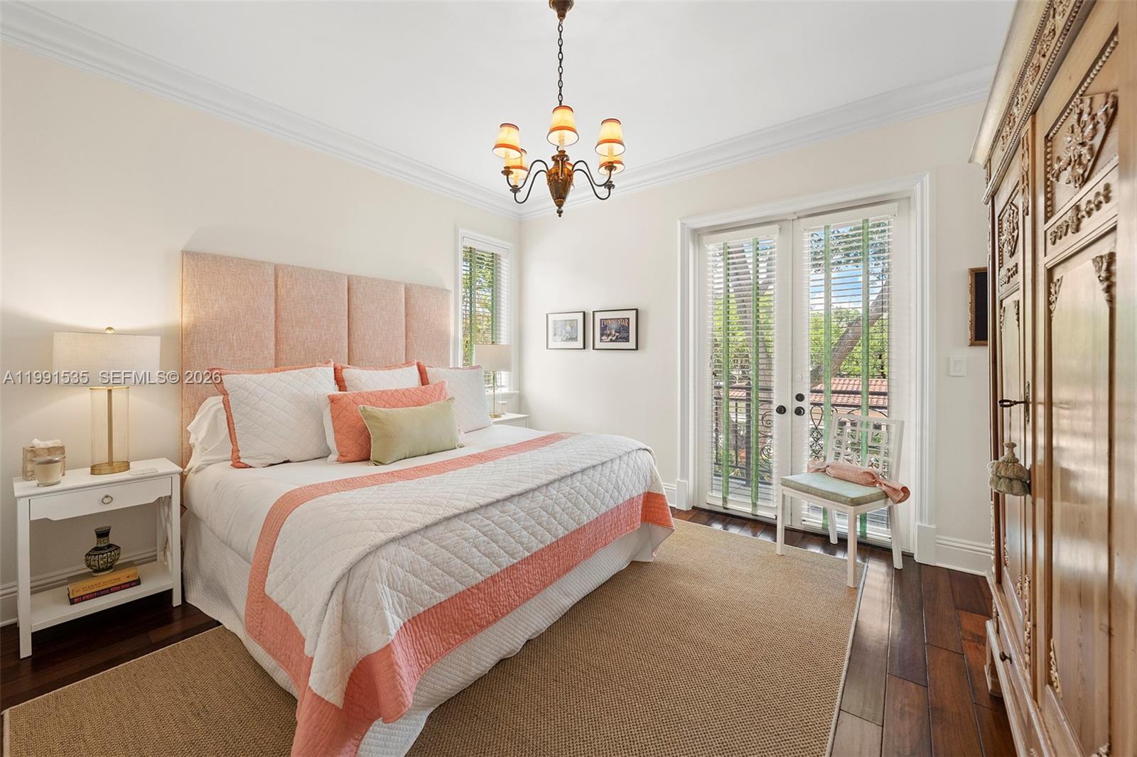 6900 Altamira St, Coral Gables FL 33146