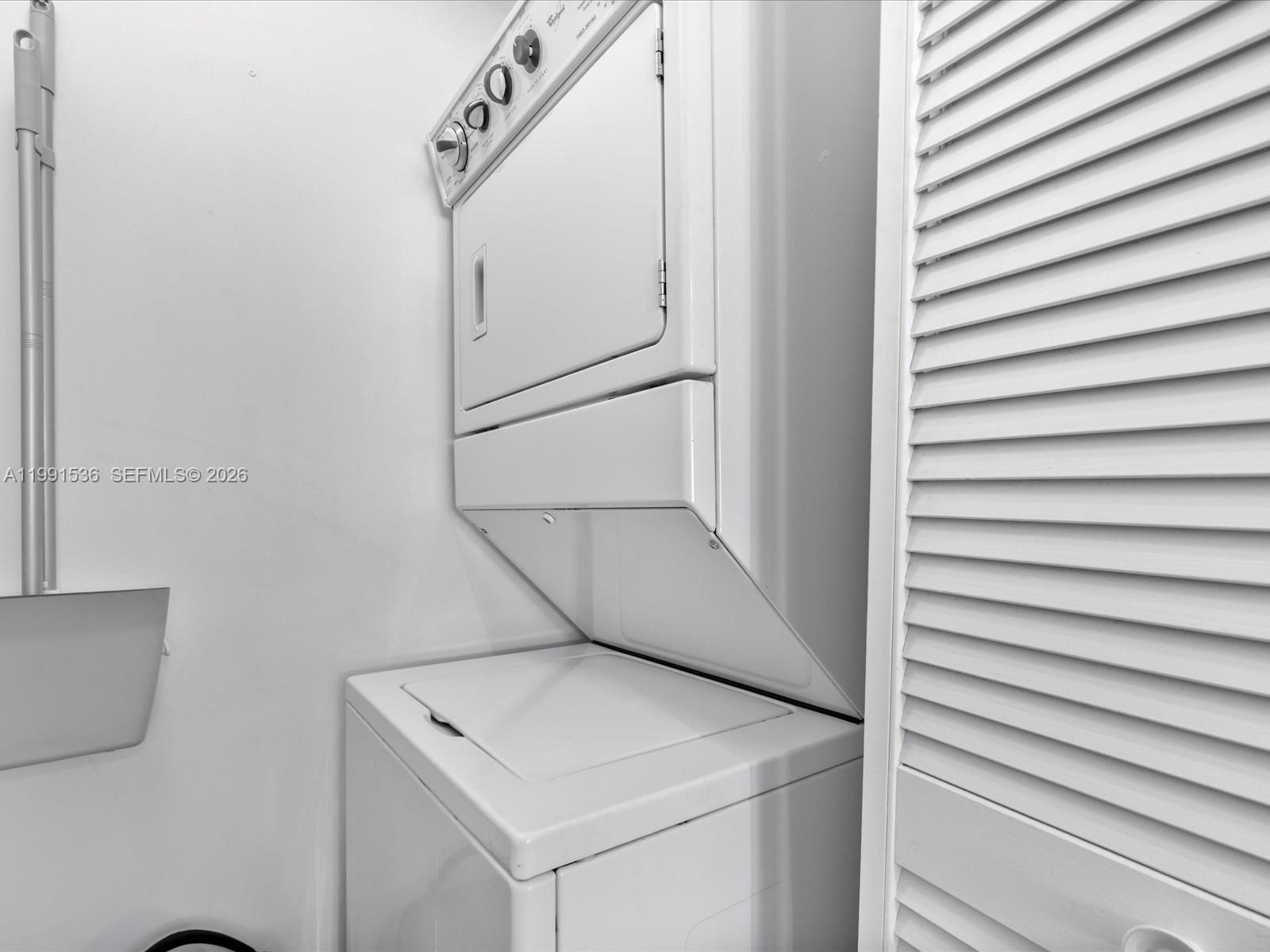 244 Biscayne Blvd #1605, Miami FL 33132