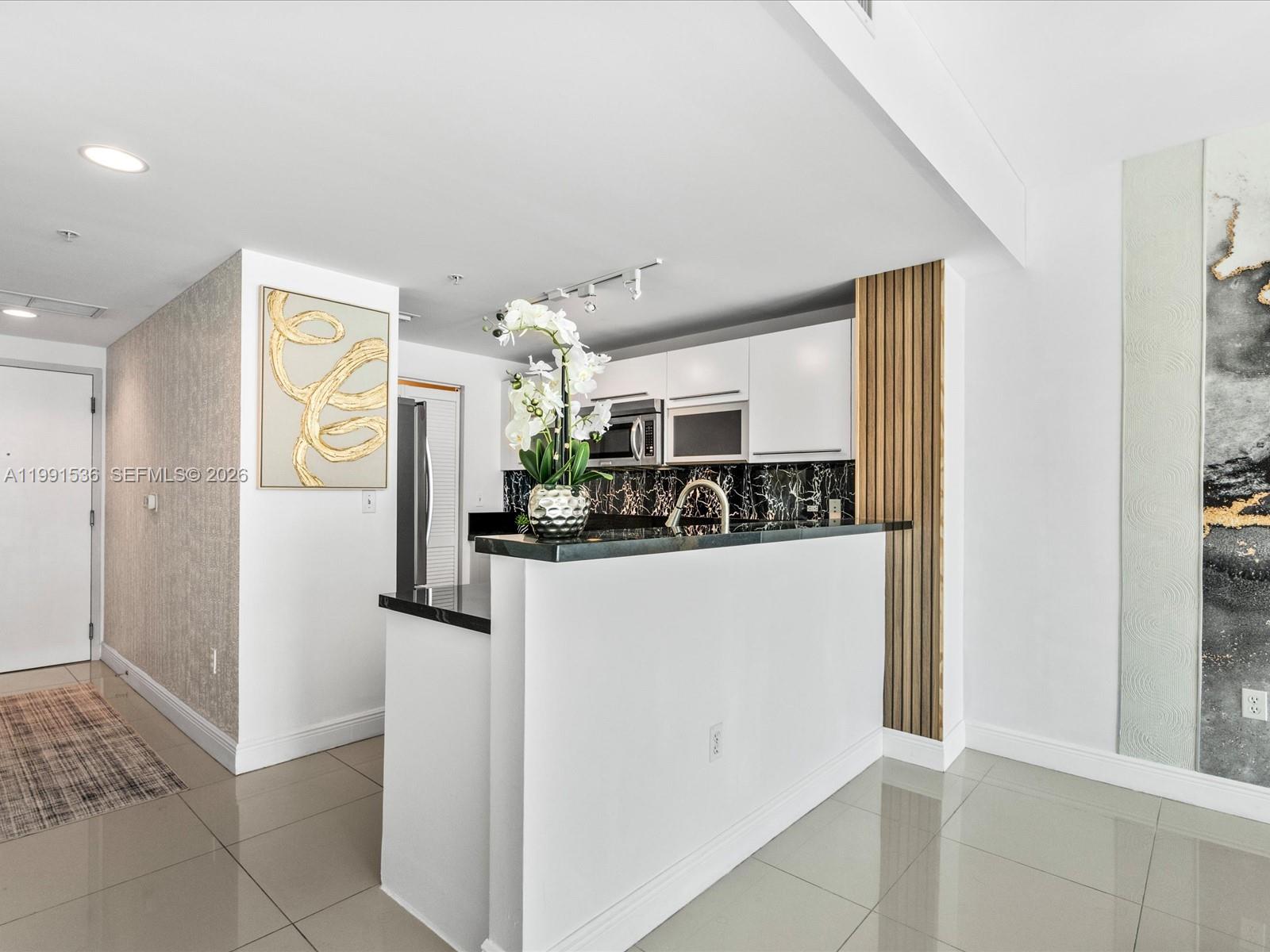 244 Biscayne Blvd #1605, Miami FL 33132