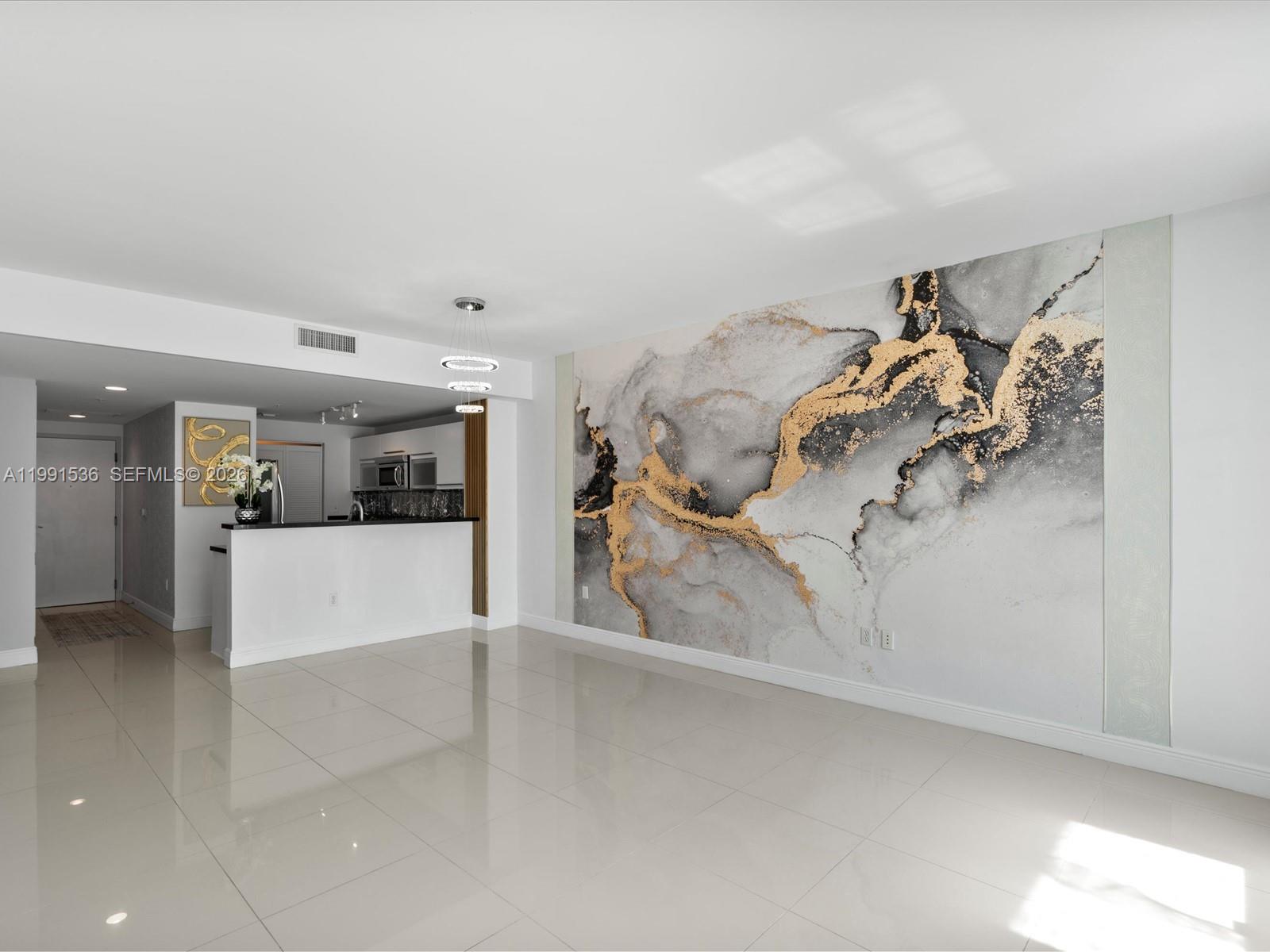 244 Biscayne Blvd #1605, Miami FL 33132