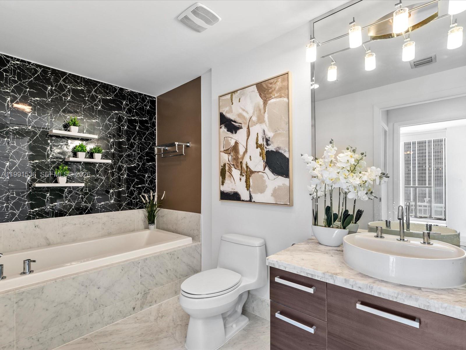 244 Biscayne Blvd #1605, Miami FL 33132