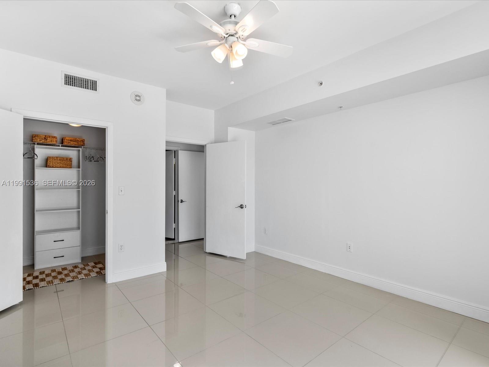 244 Biscayne Blvd #1605, Miami FL 33132