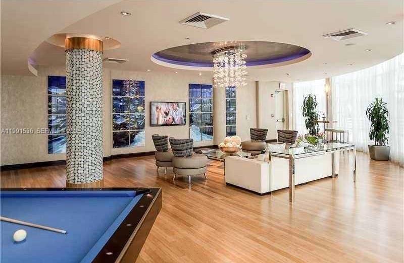 244 Biscayne Blvd #1605, Miami FL 33132