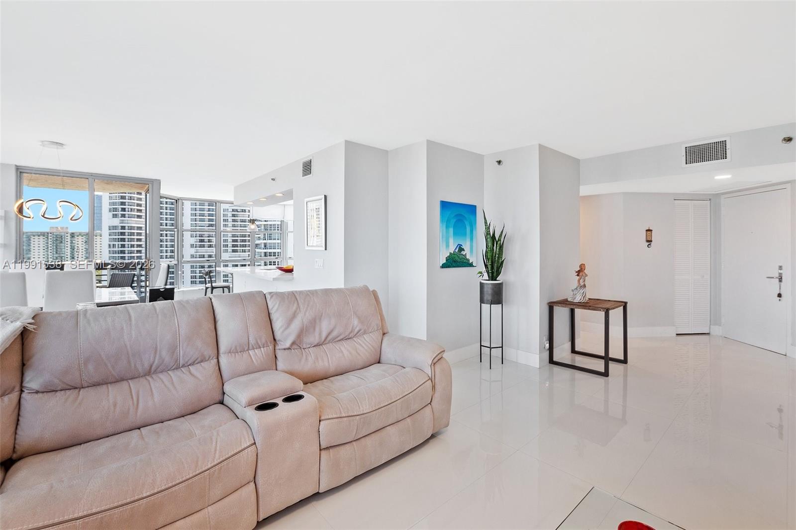 3600 Mystic Pointe Dr #1212, Aventura FL 33180