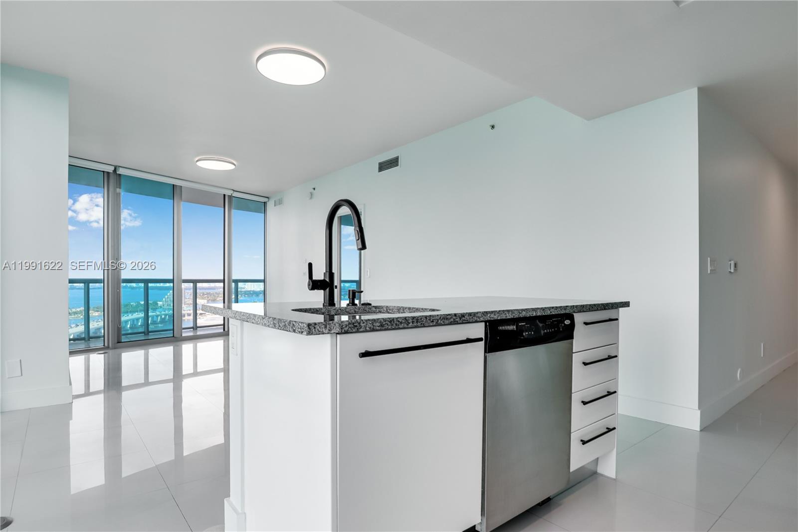888 Biscayne Blvd #3112, Miami FL 33132