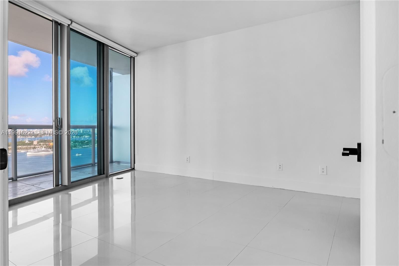 888 Biscayne Blvd #3112, Miami FL 33132