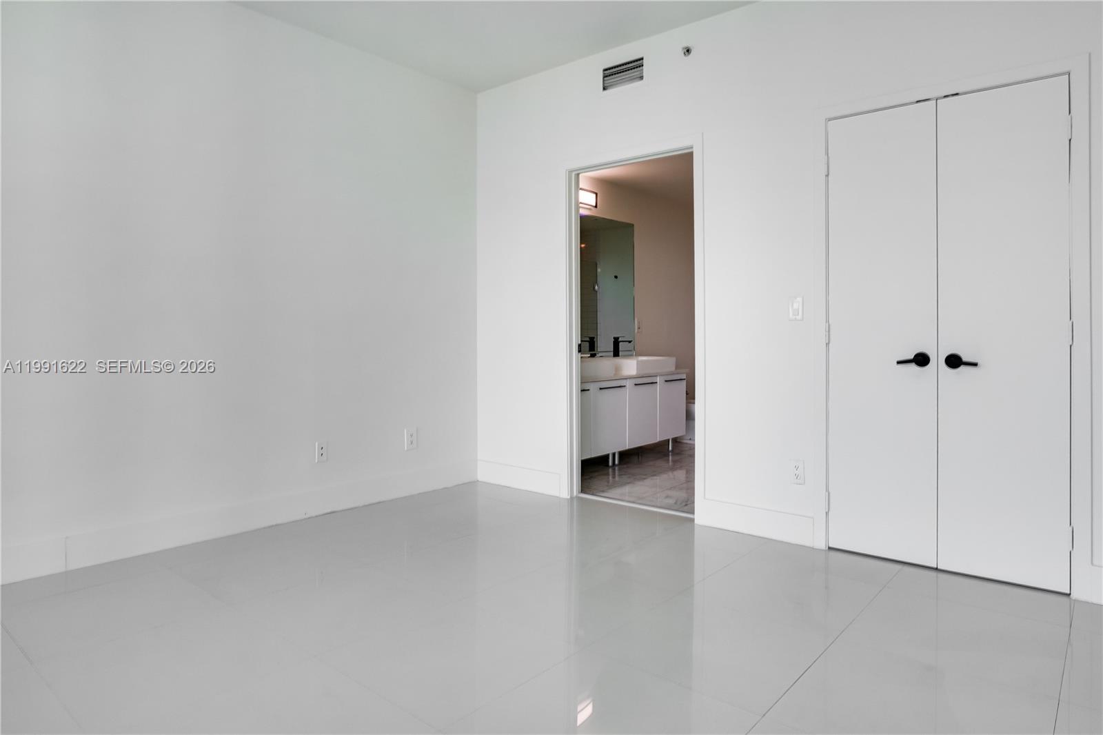 888 Biscayne Blvd #3112, Miami FL 33132