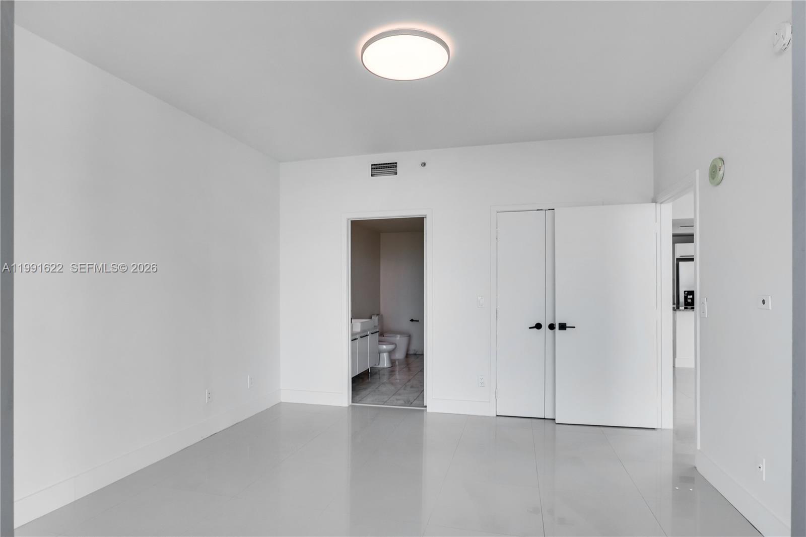 888 Biscayne Blvd #3112, Miami FL 33132