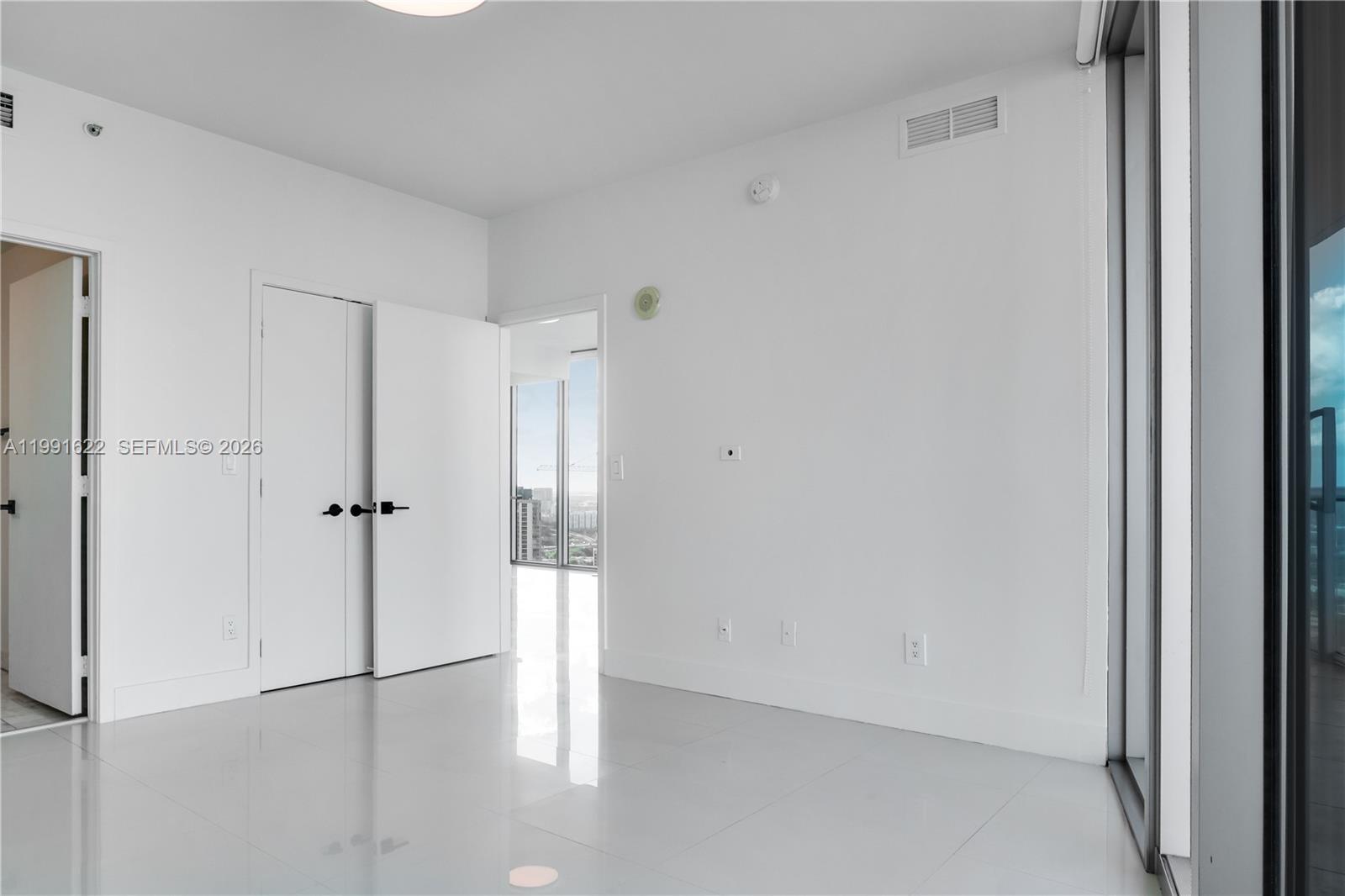 888 Biscayne Blvd #3112, Miami FL 33132