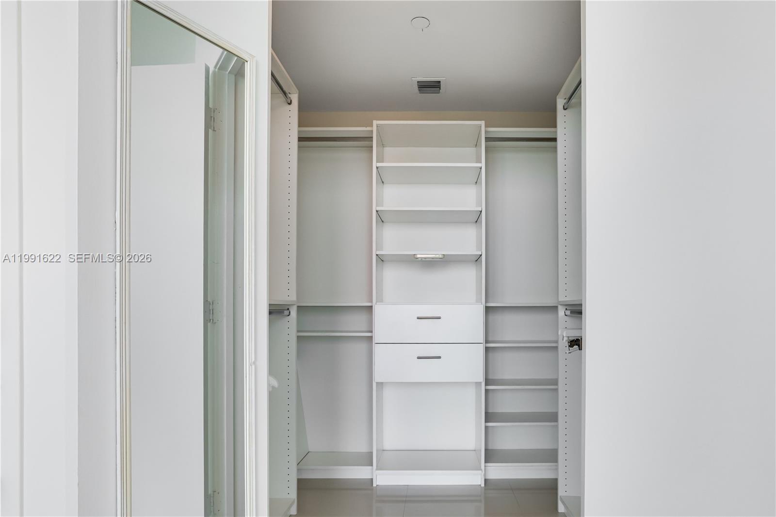 888 Biscayne Blvd #3112, Miami FL 33132