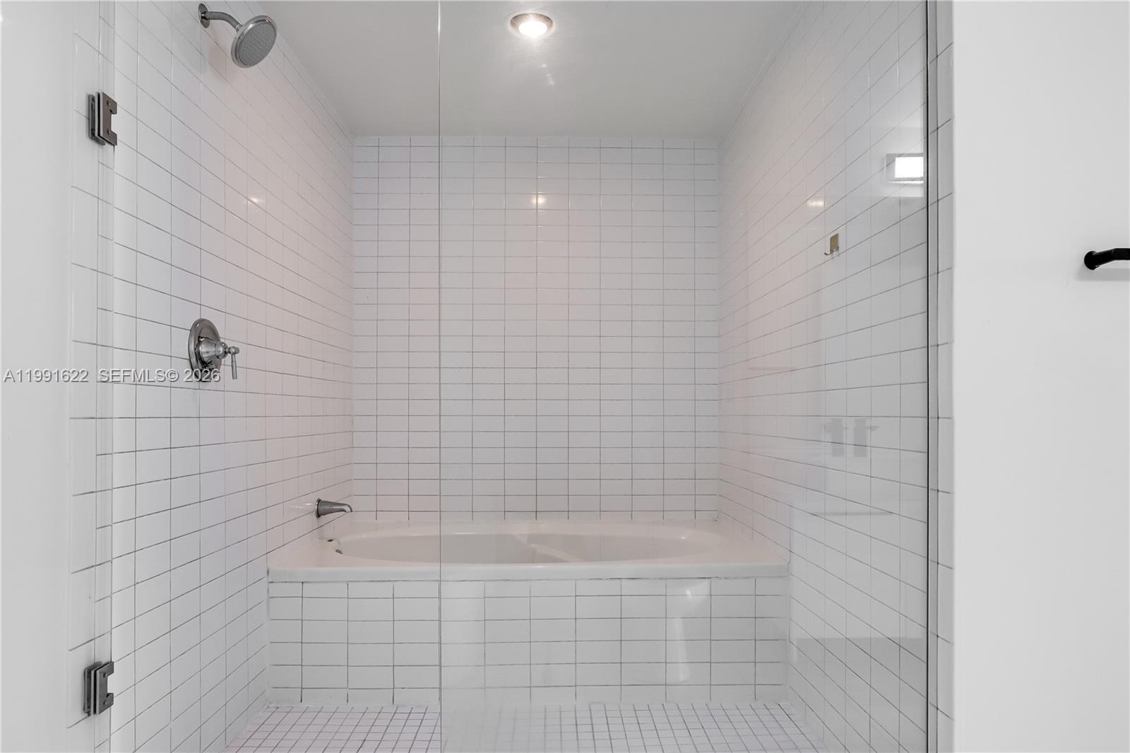 888 Biscayne Blvd #3112, Miami FL 33132