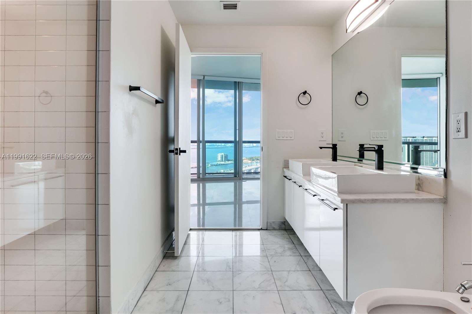888 Biscayne Blvd #3112, Miami FL 33132