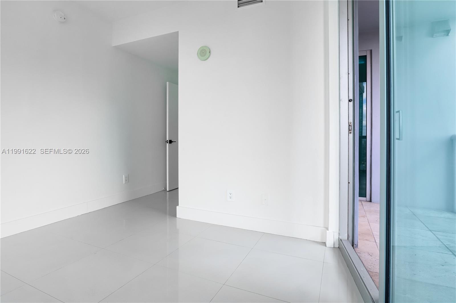 888 Biscayne Blvd #3112, Miami FL 33132