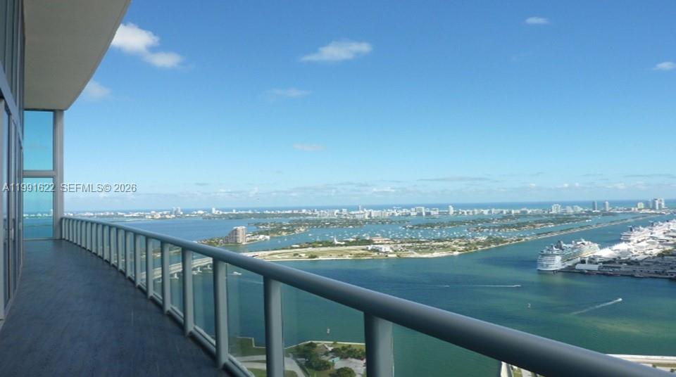 888 Biscayne Blvd #3112, Miami FL 33132