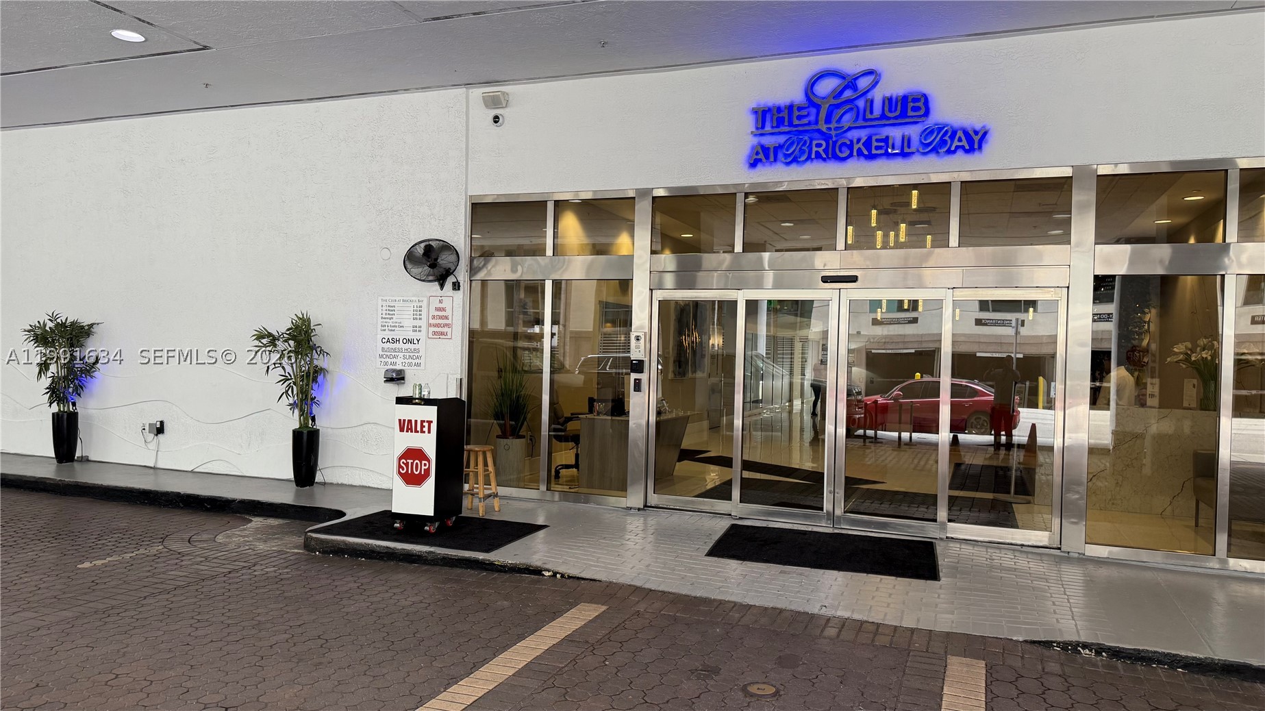 1200 Brickell Bay Dr #2216, Miami FL 33131