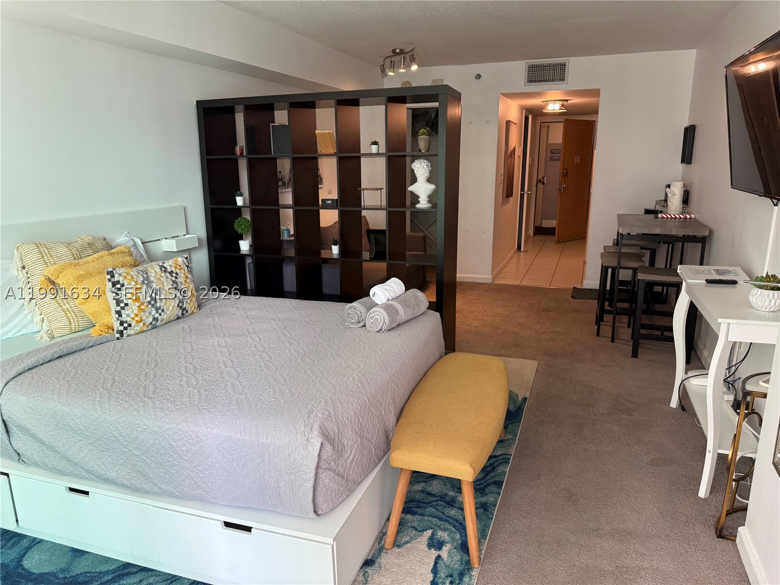1200 Brickell Bay Dr #2216, Miami FL 33131