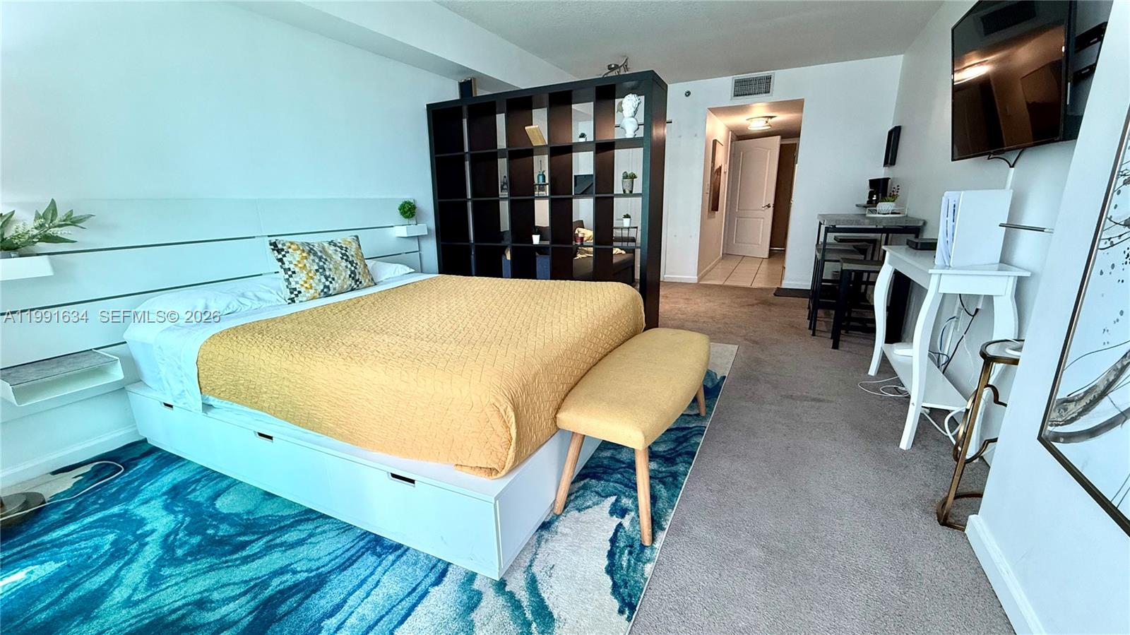 1200 Brickell Bay Dr #2216, Miami FL 33131