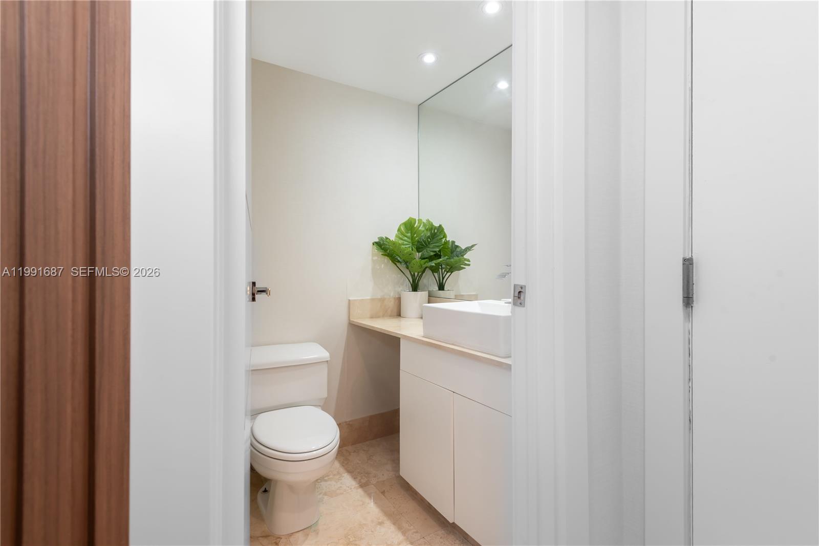 701 Brickell Key Blvd #1912, Miami FL 33131