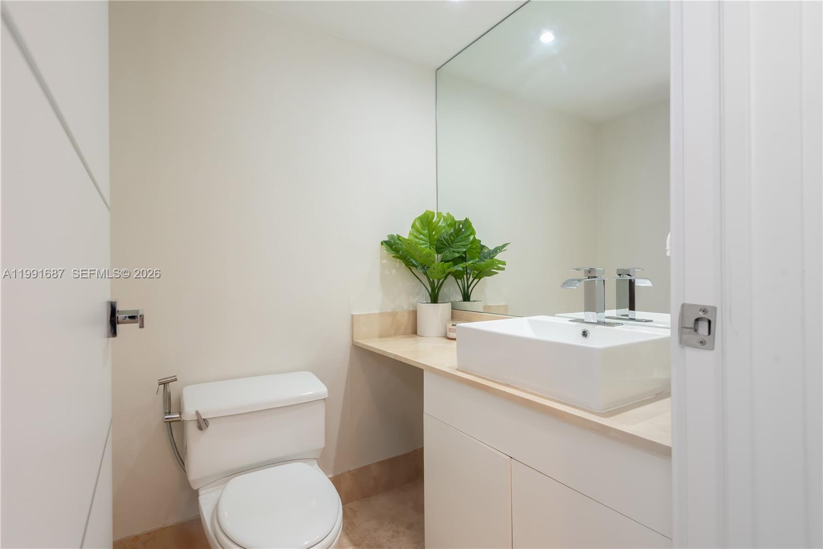 701 Brickell Key Blvd #1912, Miami FL 33131