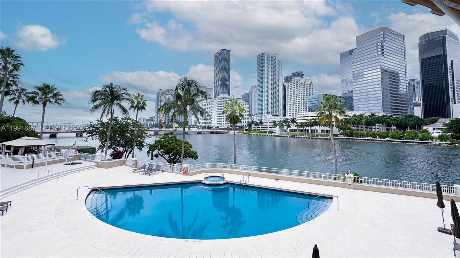701 Brickell Key Blvd #1912, Miami FL 33131