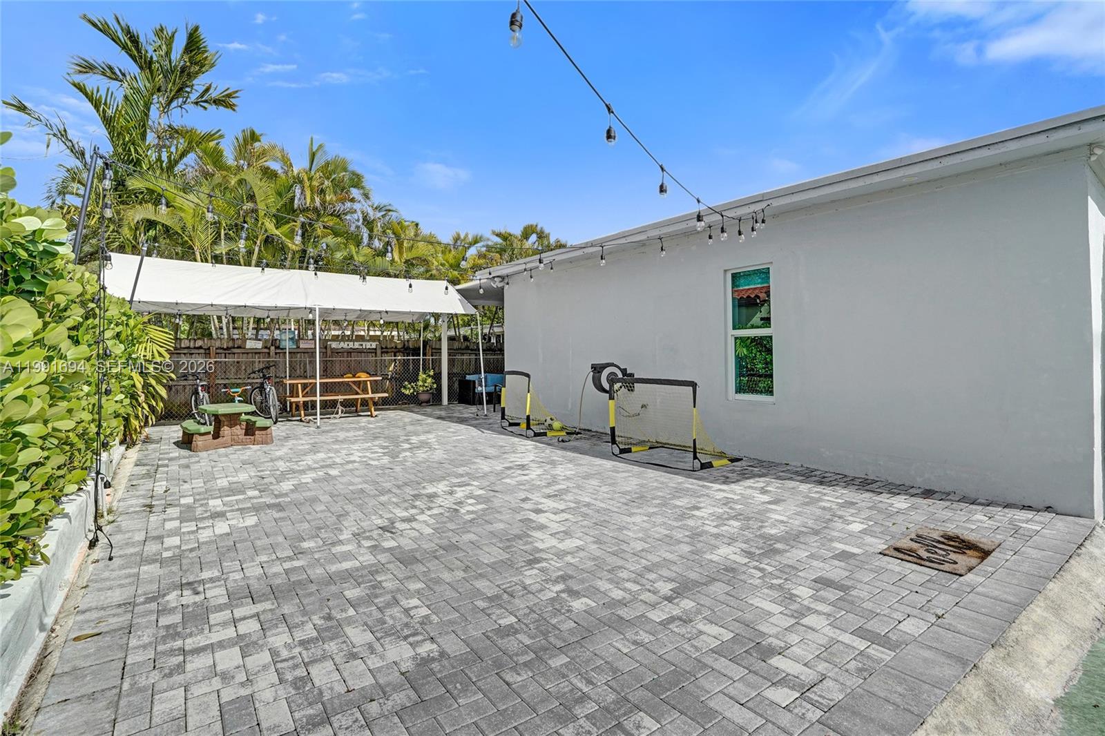 1991 SW 62nd Ave, West Miami FL 33155