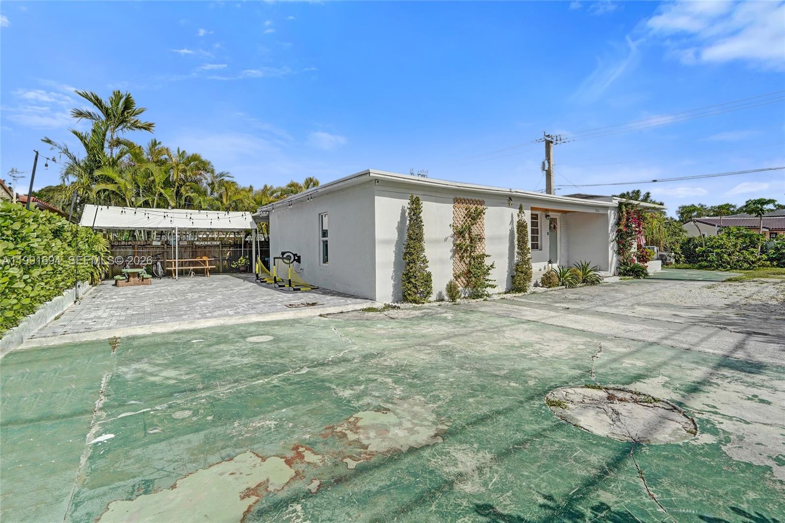 1991 SW 62nd Ave, West Miami FL 33155