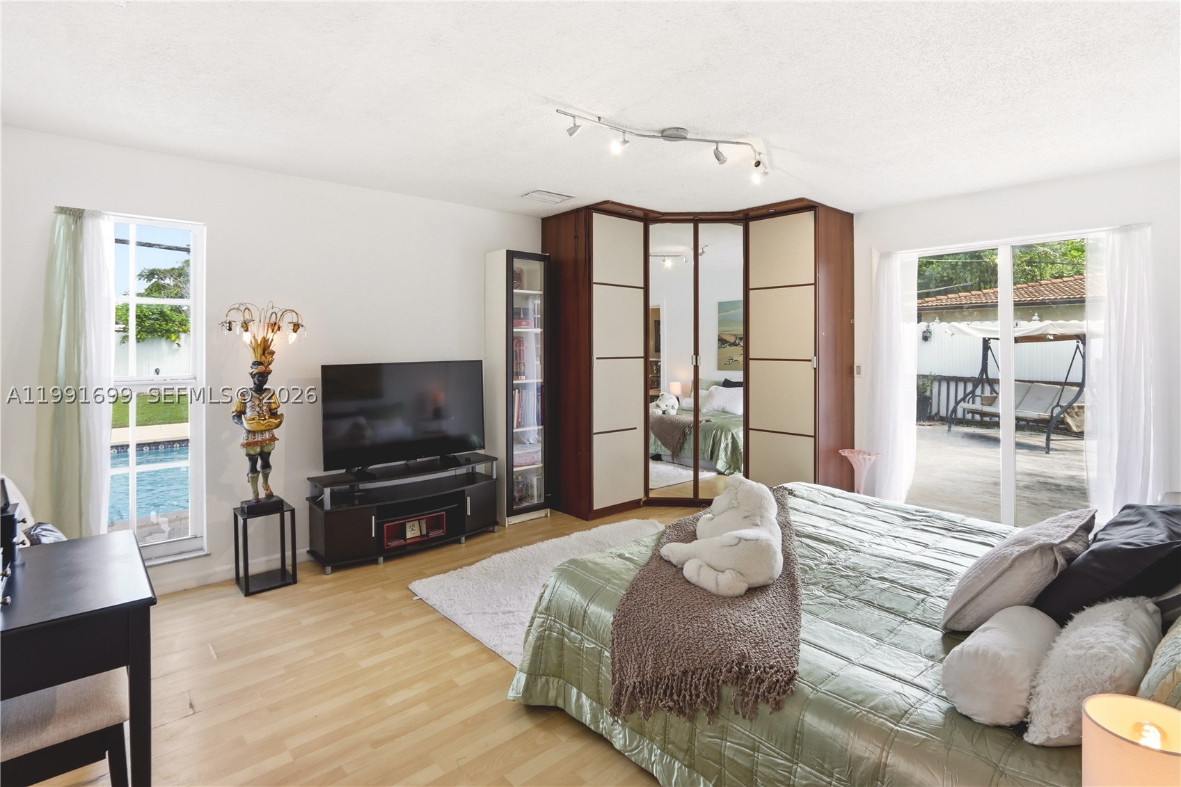 9955 SW 74th St, Miami FL 33173