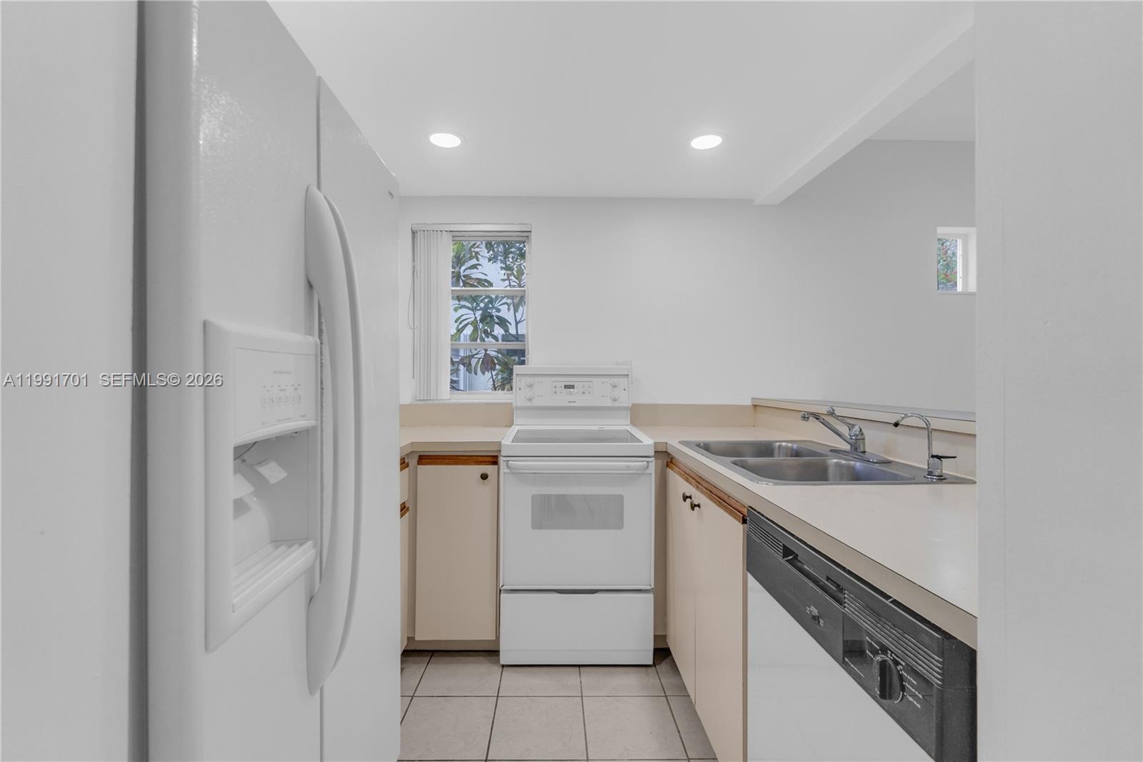3599 SW 17th St #3599, Miami FL 33145