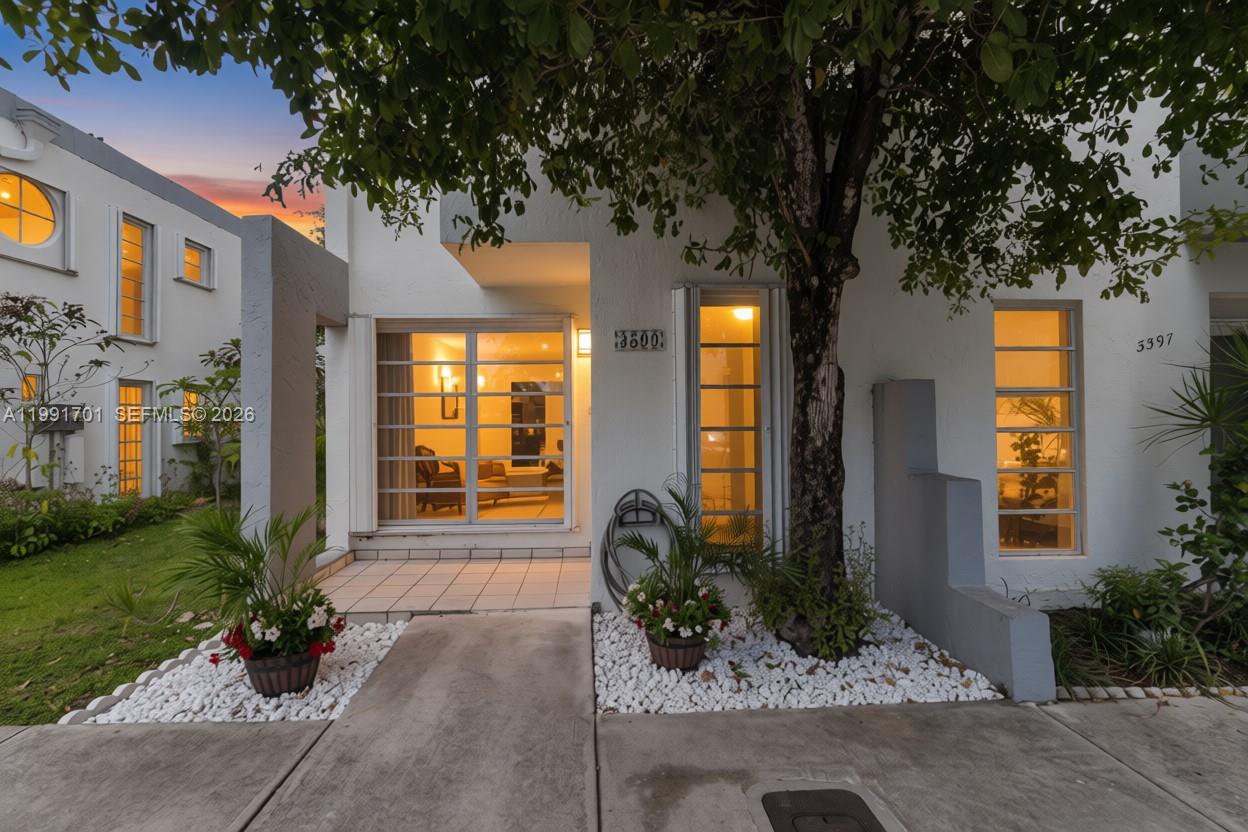 3599 SW 17th St #3599, Miami FL 33145