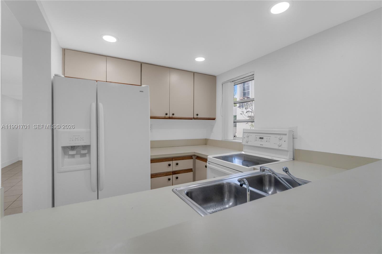 3599 SW 17th St #3599, Miami FL 33145