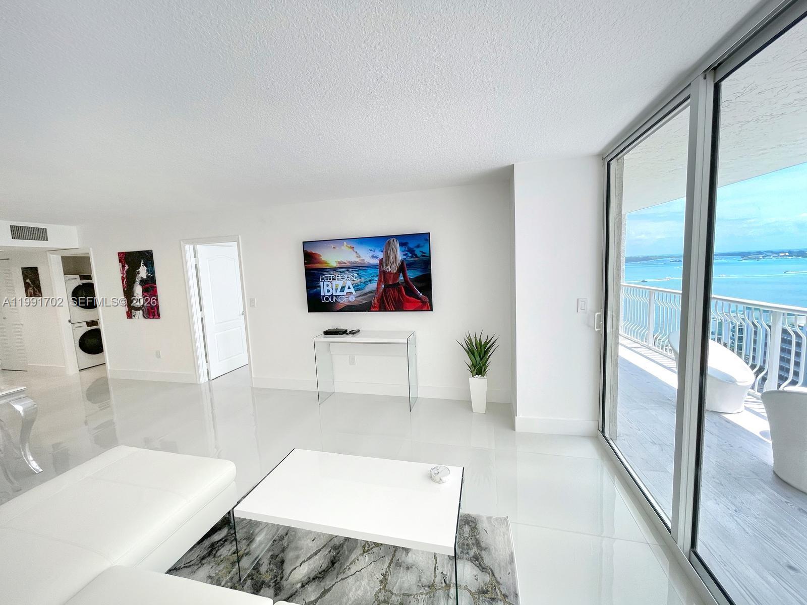 1200 SE Brickell Bay Dr #1707, Miami FL 33131