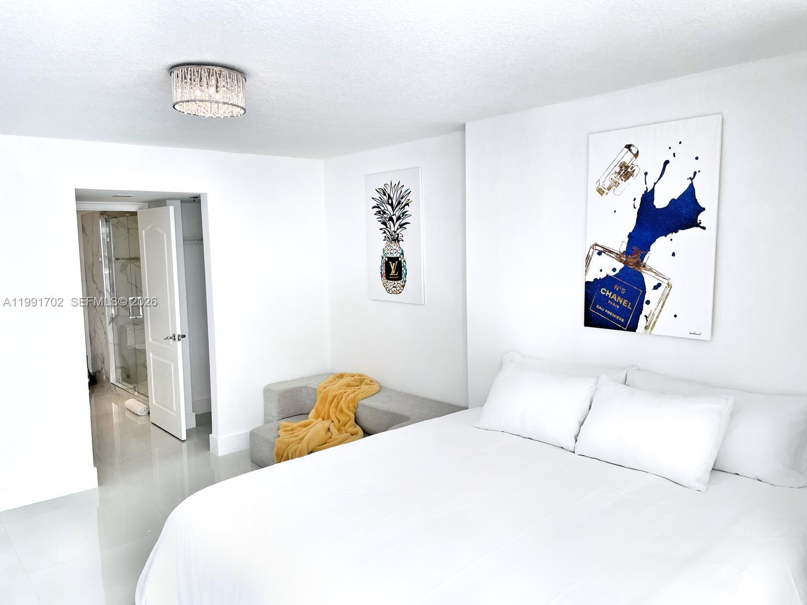 1200 SE Brickell Bay Dr #1707, Miami FL 33131