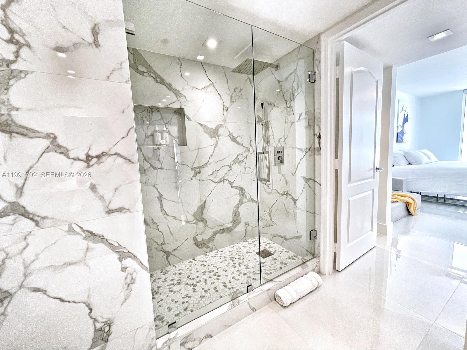1200 SE Brickell Bay Dr #1707, Miami FL 33131