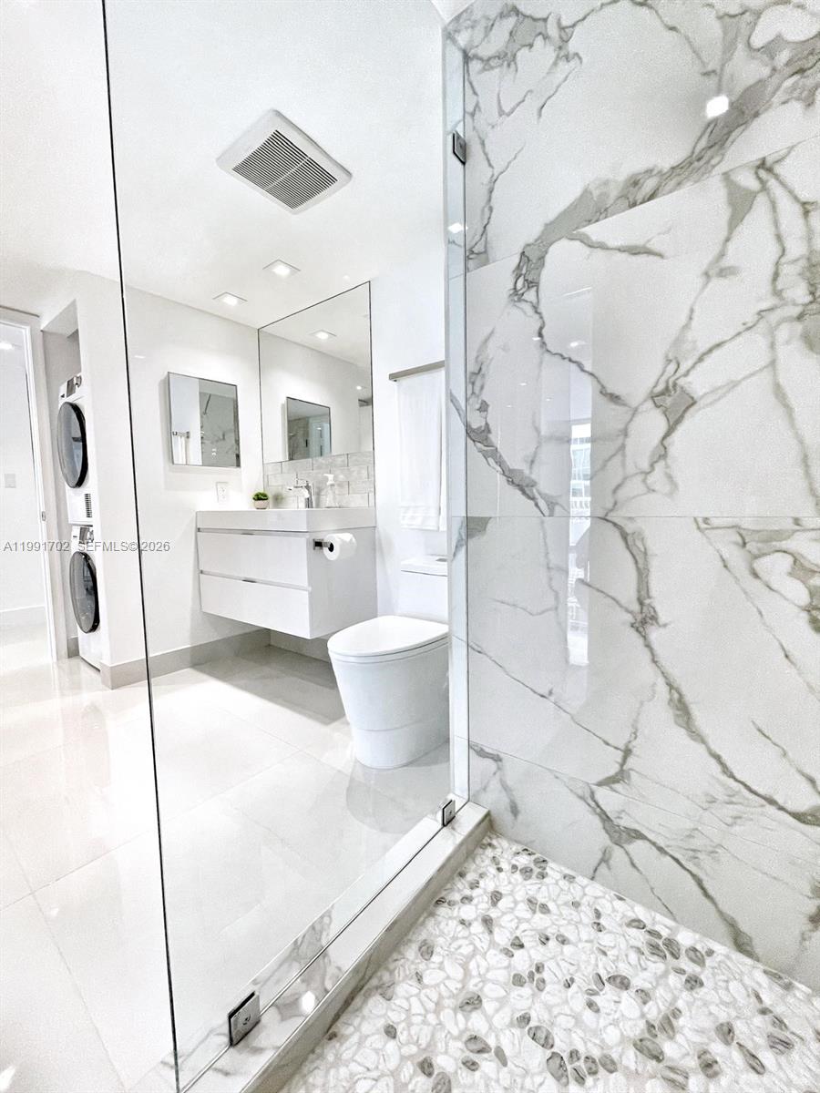 1200 SE Brickell Bay Dr #1707, Miami FL 33131