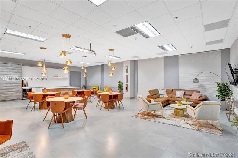 1200 SE Brickell Bay Dr #1707, Miami FL 33131