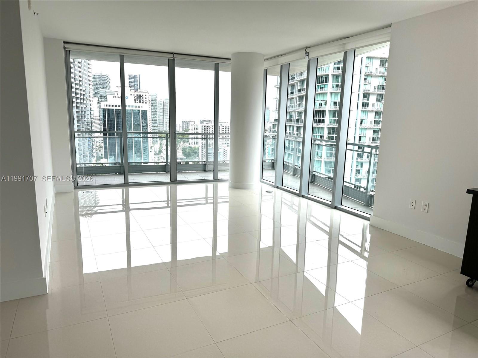 92 SW 3rd St #2905, Miami FL 33130