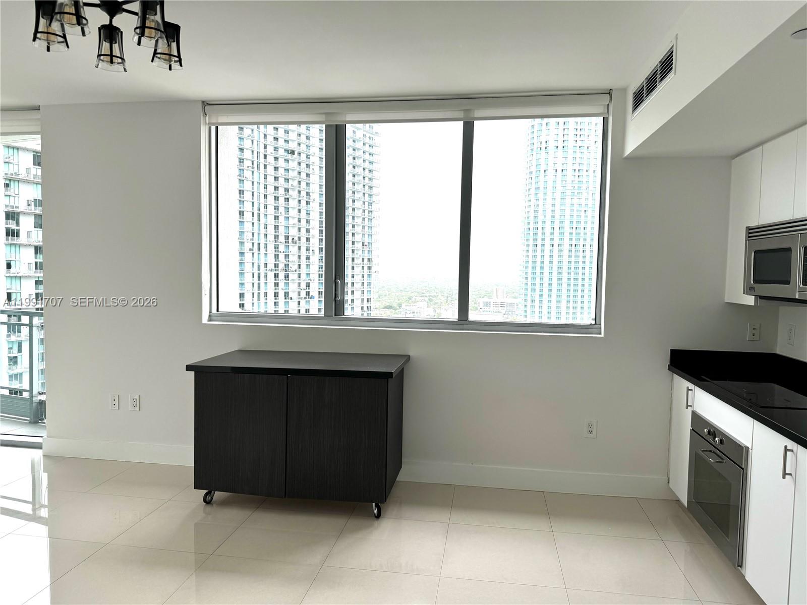 92 SW 3rd St #2905, Miami FL 33130
